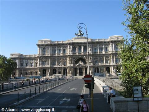 Tribunale dal Ponte Umberto I