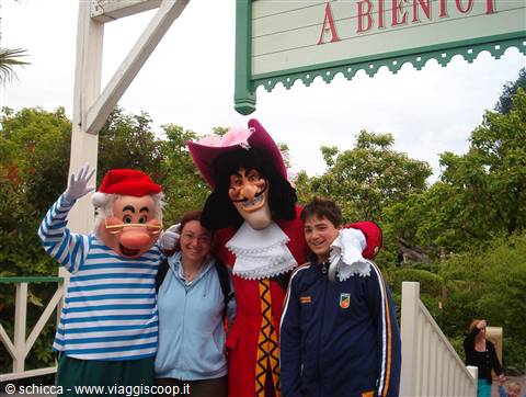 i miei figli con capitan uncino e spugna