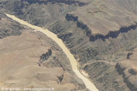 Vista del Colorado River dall'elicottero,Gran canyon