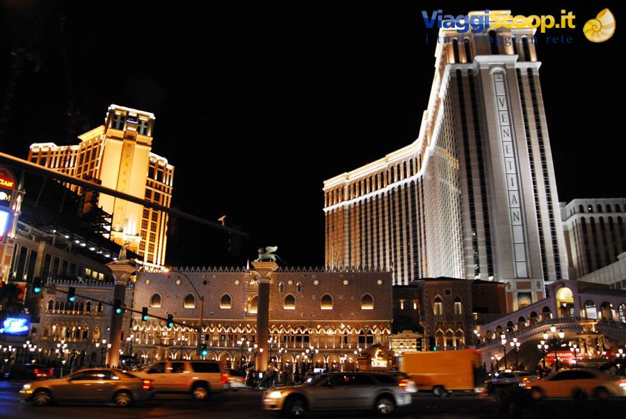 Las Vegas di notte