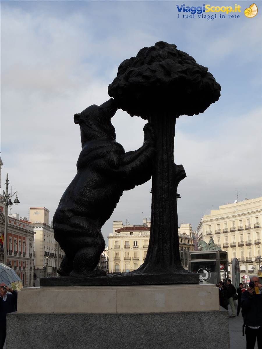 L'orsa e il corbezzolo
