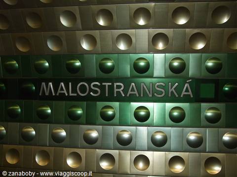 Alla fermata della metro
