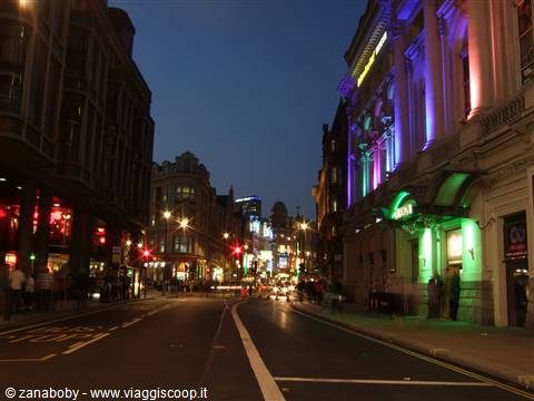 Londra - Piccadilly by night