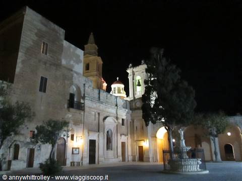 Mellihea by night