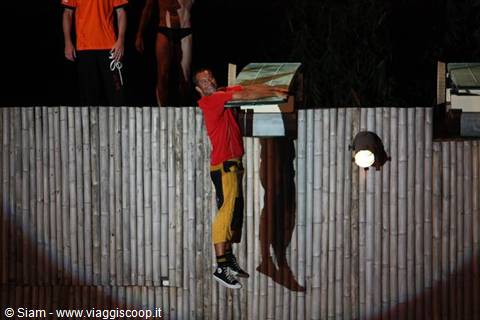 12/12/08 Phuket Stunt Show Sketch dei tuffatori