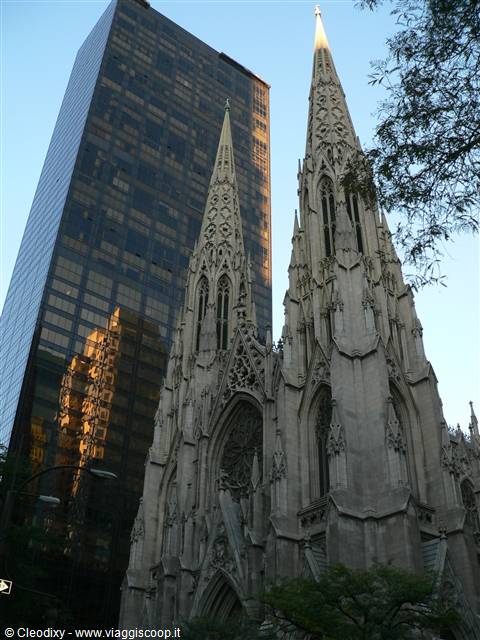 St. Patrick's Cathedral - 5th Avenue incrocio con la 51st Street
