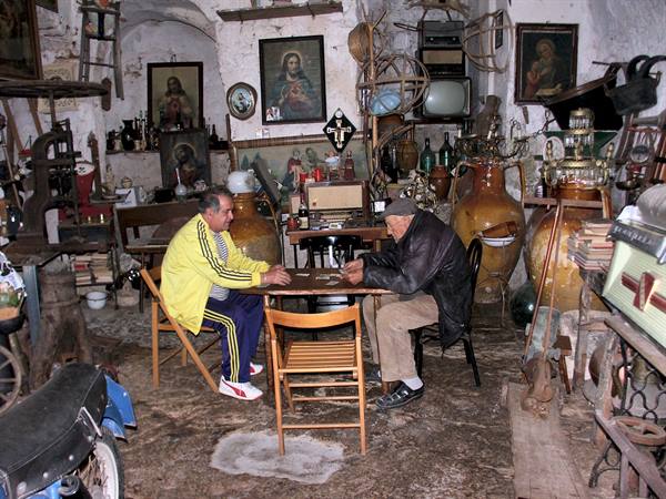 10-05 - Ceglie Messapica - La Bottega del Rigattiere