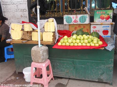bancarelle nel quartiere Tibetano di Lhasa