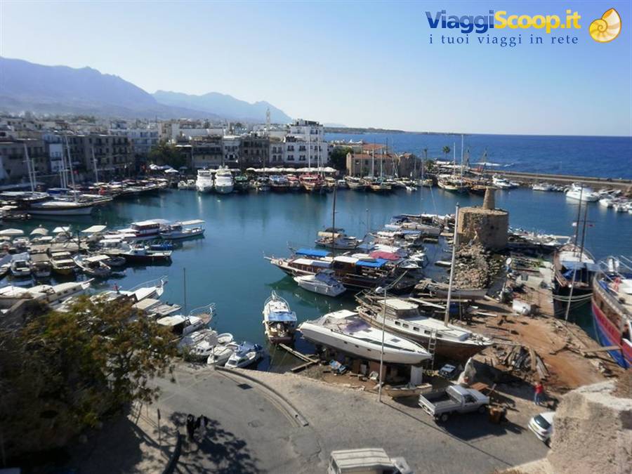 Girne (o Kyrenia) il forte veduta sulla baia