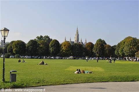Giardini Hofburg con Rathaus