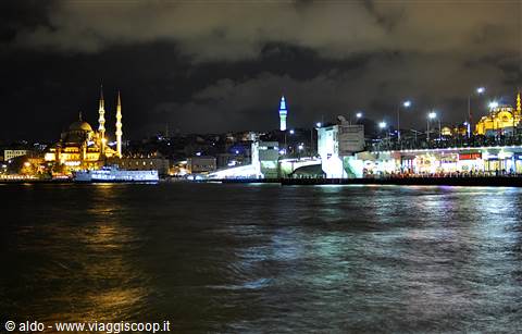 Ponte Galata e Moschea Nuova by night