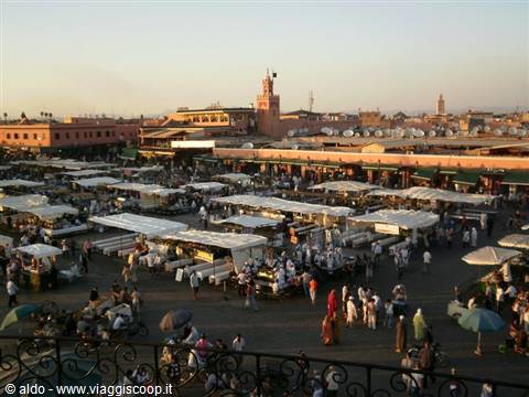 Piazza Jemaa el Fna al tramonto