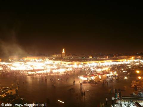 Piazza Jemaa el Fna la notte