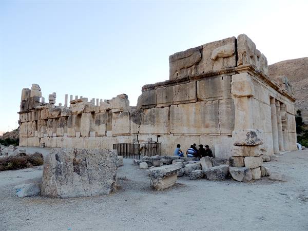 Qasr Iraq El-Amir
