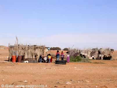 Beduini nei pressi dell'oasi di Kairouan