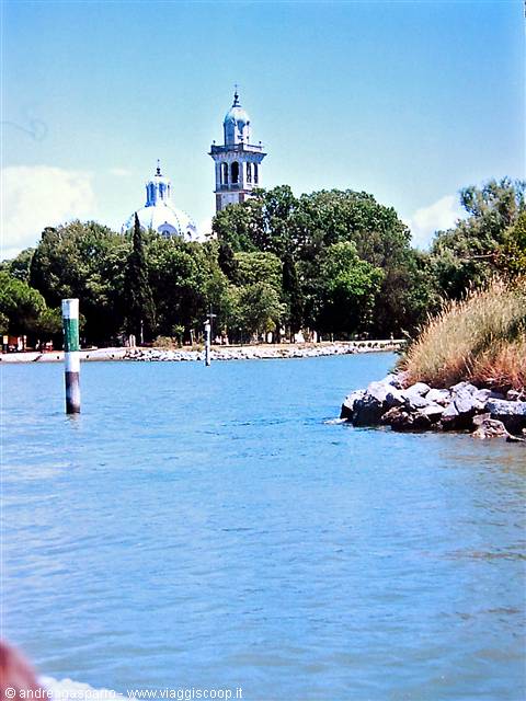 Santuario dalla laguna