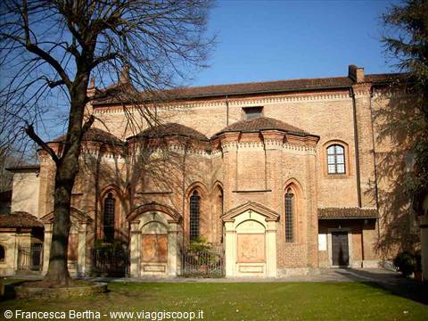 Veduta laterale del Santuario