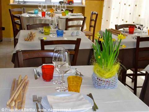 I colori allegri delle tavole del Ristorante Orazio