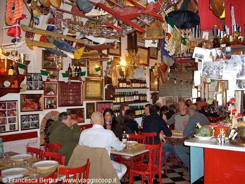 Si mangia e si beve in allegria presso l'Osteria Bacco di Savona