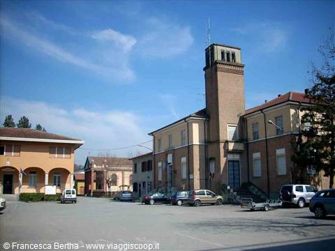La piazza principale di Borgo Priolo
