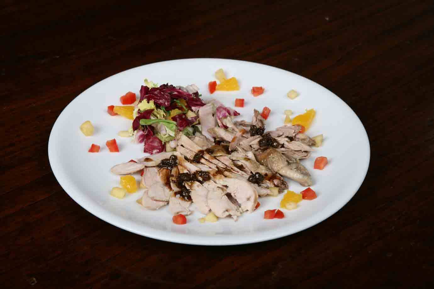 Prelibatezze del Ristorante Da Giacomo - Insalata di pernice rossa con capperi di Salina
