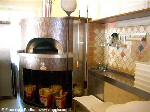 Il forno a legna del Ristorante Pizzeria Caffè del Tranvai