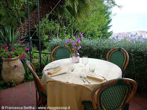 Cena sul terrazzo del Ristorante Il Cappero