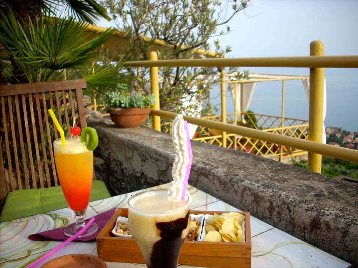 Cocktail sui terrazzi del Ristorante American Bar Il Cappero