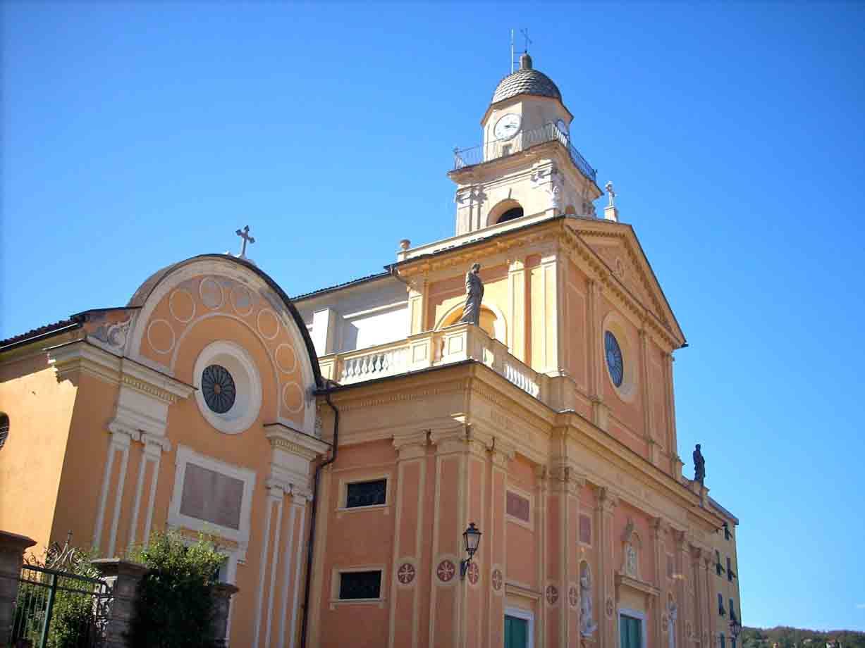 Chiesa Parrocchiale di San Giorgio, con l'Oratorio di San Bernardo