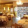 Nella sala dell'Osteria Pizzeria Per Bacco di La Morra ITALIA 