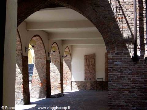 Le arcate del Palazzo Comunale