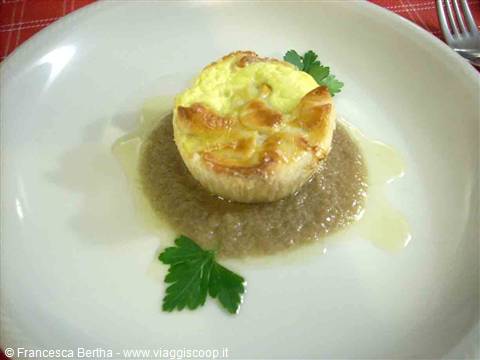 Prelibatezze dell'Osteria Eneo: tortino di cardi con la bagna caoda