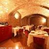 Nella suggestiva sala della Locanda Cortiletto d'Alba ITALIA 