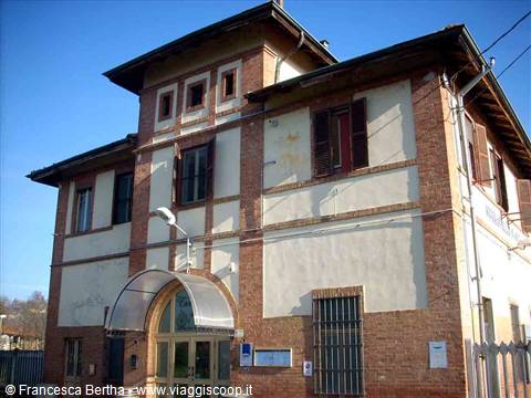 La vecchia stazione ferroviaria di Serravalle d'Asti, oggi Ristorante La Carrozza