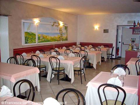 Nelle sale del Ristorante Pizzeria La Vecchia 2001