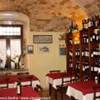 Nella calorosa sala dell'Enoteca Caffè Roma  ITALIA 