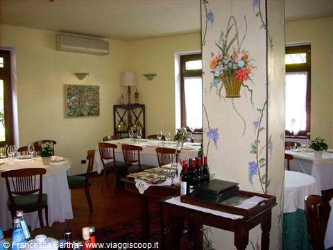 Nella sala dell'Albergo Ristorante Selvatico