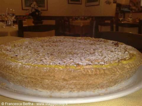 La crostata di pinoli del Ristorante La Lampara
