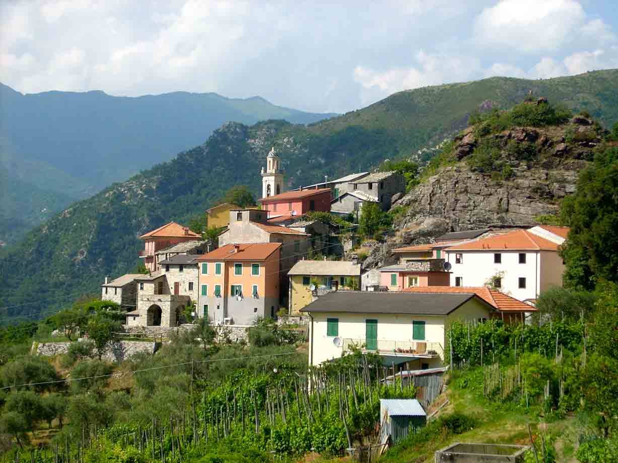 Veduta di una frazione di Ne
