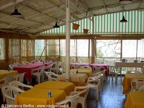L'ampio dehor della Trattoria Marchi