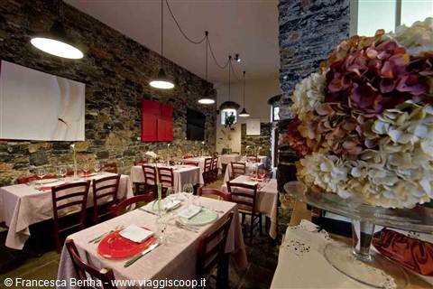 Nella sala dell'Osteria della Corte