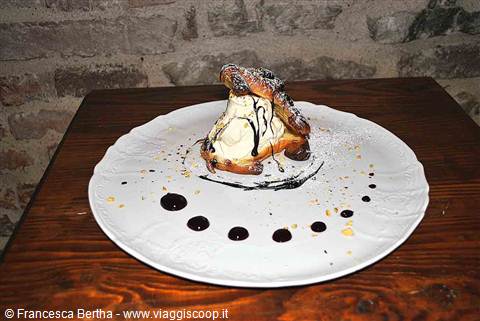 Uno sfizioso dolce dell'Enoristorante La Tana