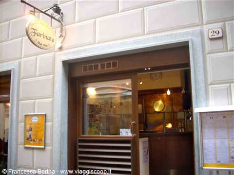 L'entrata della Trattoria Mazzini