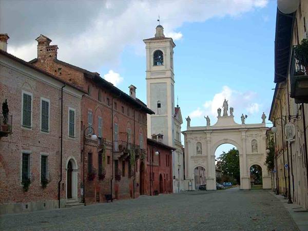 Nel centro di Cherasco