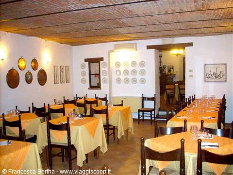 Nella sala del Ristorante Pizzeria Italia di Lerma