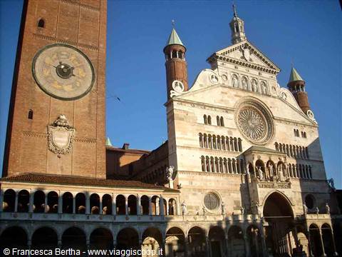 Veduta del Duomo con particolare del Torrazzo