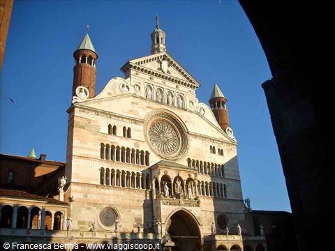 La facciata del Duomo