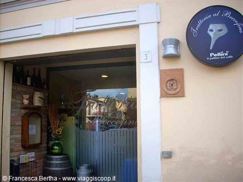 L'entrata della Trattoria Al Beccofino