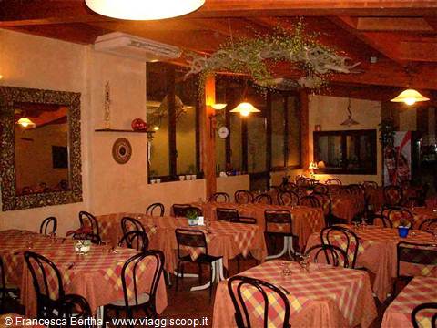 Nella sala del Ristorante Pizzeria Il Gatto e la Volpe