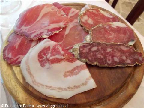 Un tagliere di salumi del Ristorante della Posta